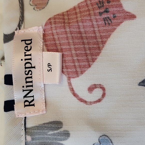 Women's scrub top - Picture 2 of 2